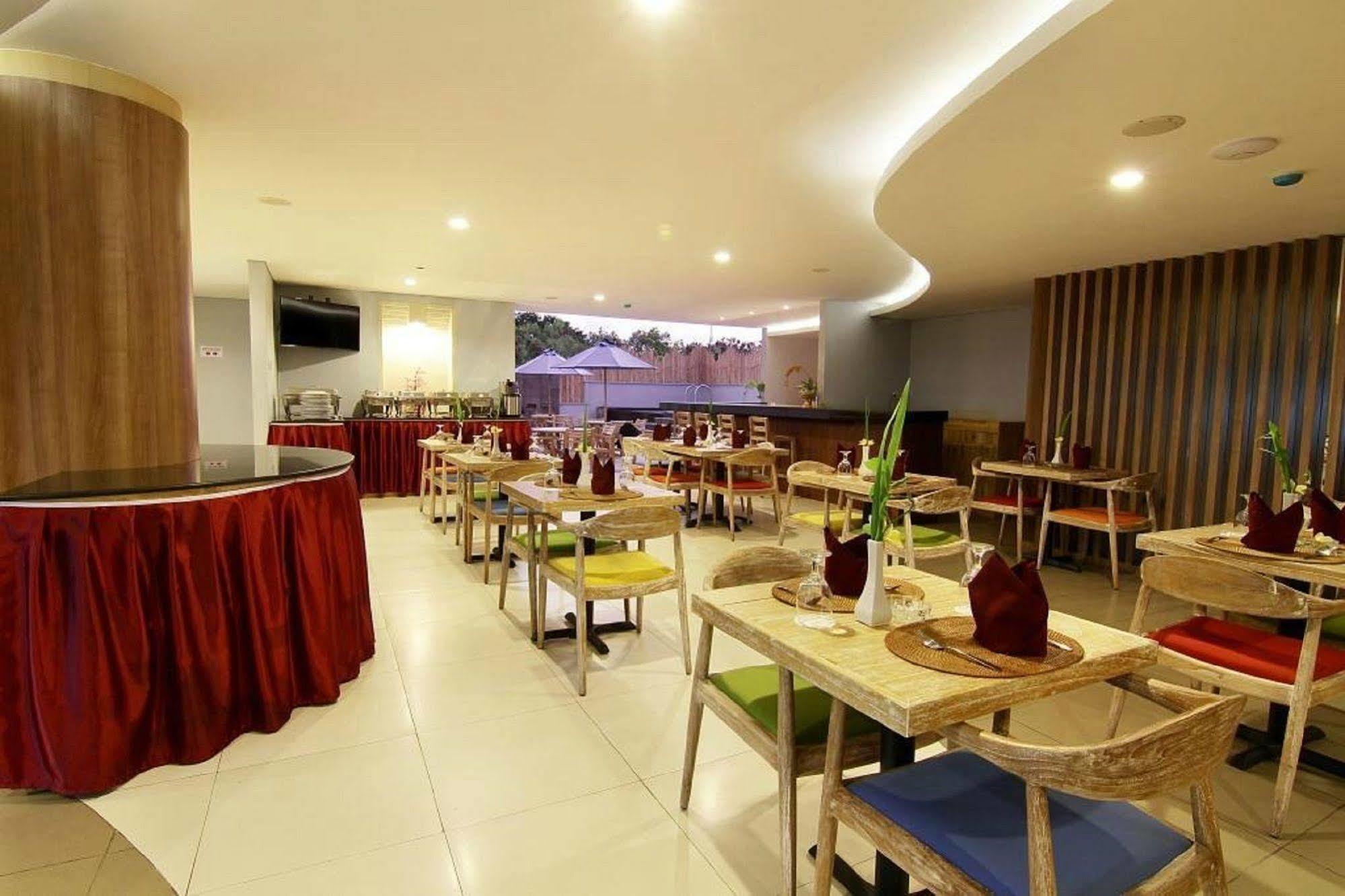 Santosa City Hotel Денпасар Екстериор снимка